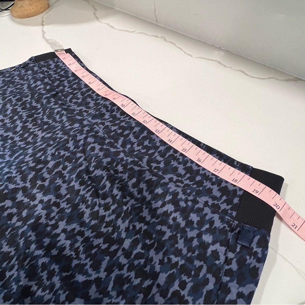Athleta Nwt Women's Brookylyn Jogger shorts  lightweight size‎ 18 navy alvn - Picture 9 of 13